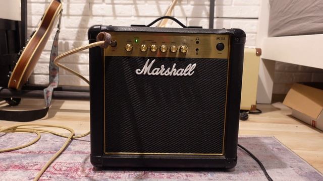 Marshall MG10 vs Marshall MG15 - Which Amp Is Better? Cheap Practice Amp Comparison смотреть онлайн