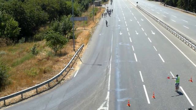 Причиной пробки на трассе Киев-Одесса оказалась - велогонка смотреть онлайн