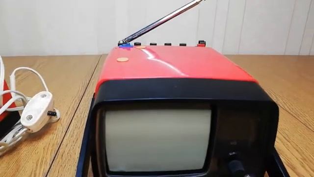 Самый красивый автомобильный телевизор Советского Союза. Электроника 450. смотреть онлайн