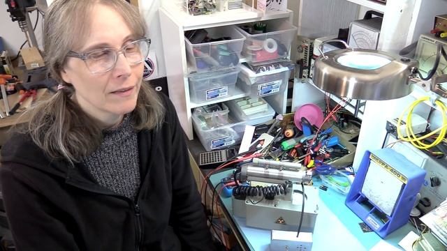 Exploring With A Geiger Counter! смотреть онлайн