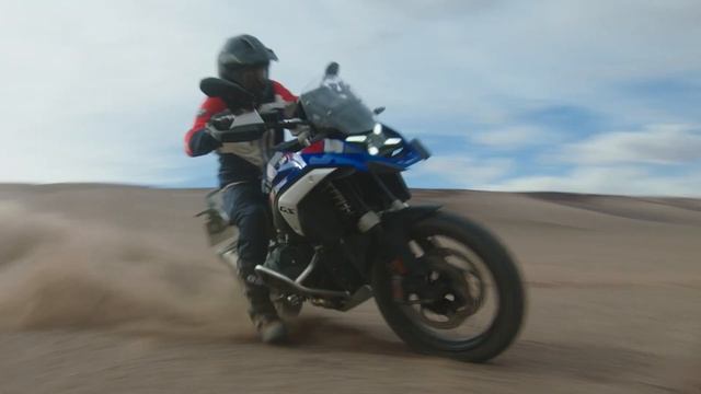 Video BMW R 1300 GS desierto смотреть онлайн