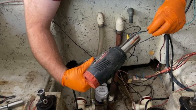 Replacing The Auto Bilge Pump on a Boat/ bass boat restoration смотреть онлайн