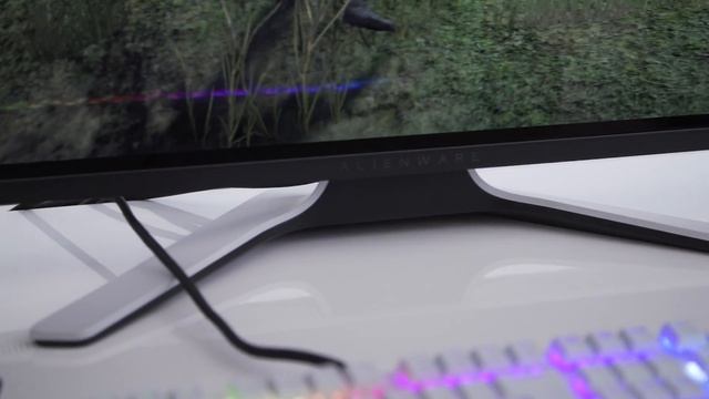 Dell Alienware's Aurora desktop and gaming monitors Hands-On смотреть онлайн