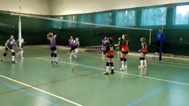 Игры первого тура Первенства Московской области по волейболу среди девушек смотреть онлайн