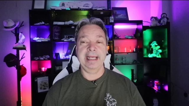 CRUISE NEWS - HUGE OUTBREAK, CARNIVAL PULLS SHIP FROM SERVICE, PASSENGER FURIOUS WITH ROYAL смотреть онлайн