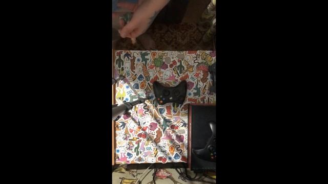 Легкий способ очистки геймпадов и клавиатуры от грязи и пыли смотреть онлайн