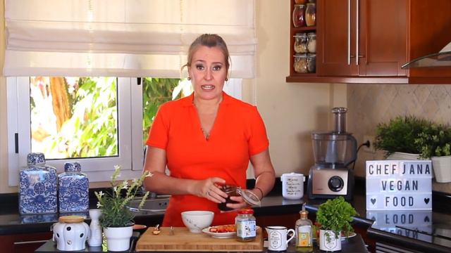 Homemade vegan oyster sauce and un-chicken lettuce wraps смотреть онлайн