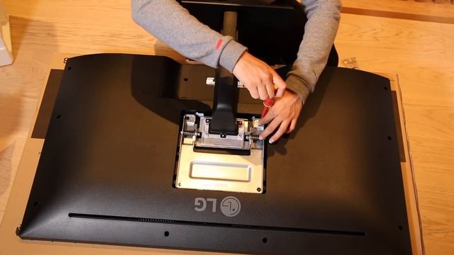 Unboxing LG 43UD79-B - 43" 4K IPS "BEAST OF A MONITOR" смотреть онлайн