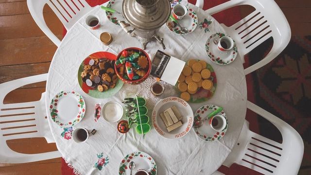 Застольные традиции: чаепитие в Ситниково смотреть онлайн