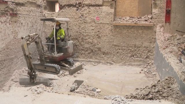 Les travaux de la Bourse avancent en vue d'une ouverture au public en 2023 смотреть онлайн
