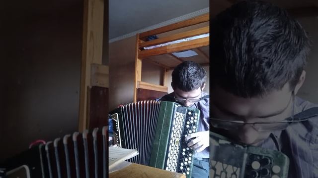 Наумов Руслан вот играю на Баяне песня Снегурочка учусь в музыкальной школе 4 класс заканчиваю .?❤️ смотреть онлайн