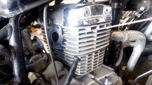 Если выплевывает бензин в карбюратор?Стук в движке мотоцикла?Вот вам ваши ответы!