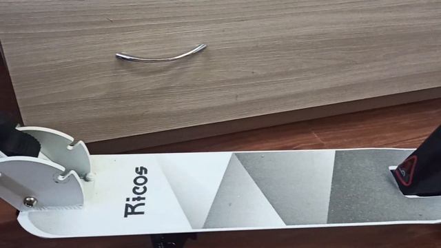 Распаковка — Самокат городской Ricos Impulse 200H смотреть онлайн