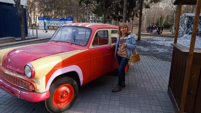 Стихотворение " В Новосибирске есть..." Елены Куликовой. Авторское чтение. смотреть онлайн