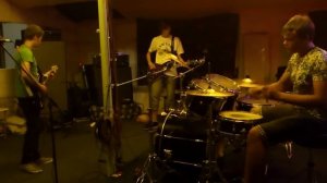 барабанщик переиграл дип перпл с новой группой