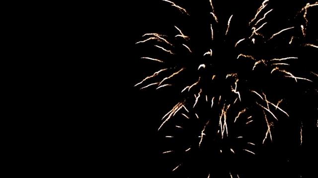 Красочный Фейерверк на День Города Ростова-на-Дону в ТРК Золотой Вавилон 20.09.2015г смотреть онлайн