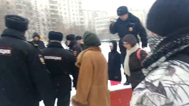 Жители Тропарёво против застройки Поляны (2) смотреть онлайн