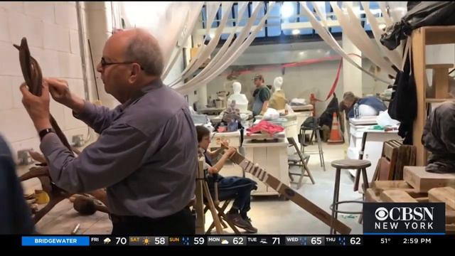 Elle Shares The Art Students League Of New York On CBS2's The Dig смотреть онлайн