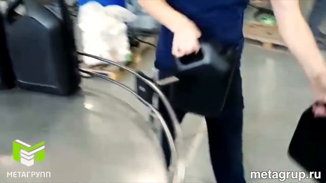 Линия розлива моторного масла в ПНД тару до 5,0 л АР-800П-МГ произв-ть 1000 б-час. ПК "МЕТАГРУПП" смотреть онлайн