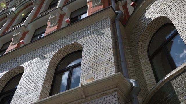 Фасад Доходного Дома Троицкого Подворья. Изразцы CeramicaDecor смотреть онлайн