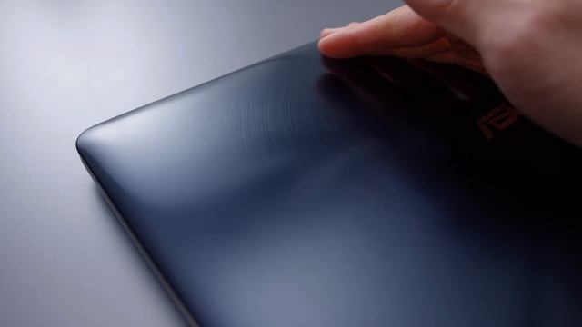 Zenbook Pro UX580 Review - TWO SCREENS! смотреть онлайн