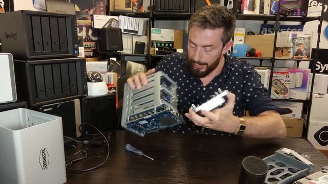 How To Install TrueNAS SCALE On A Terramaster NAS - An Idiots Guide!