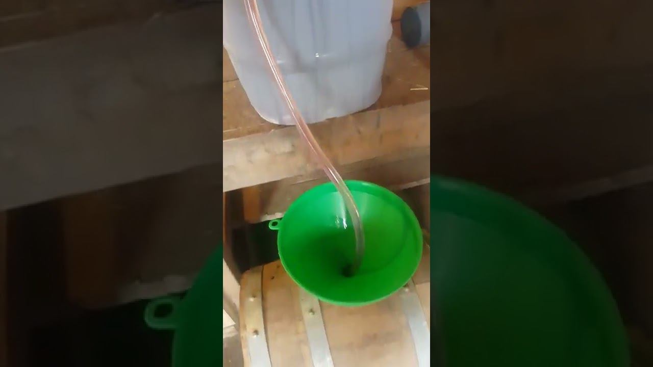 Заливка вина в бочку из под виски 22.02.22. смотреть онлайн