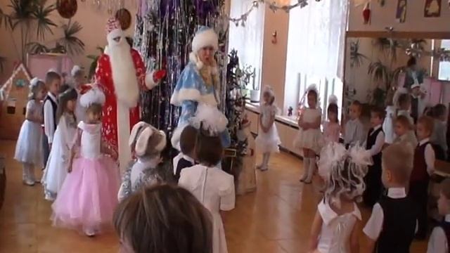 Выход Снегурочки смотреть онлайн