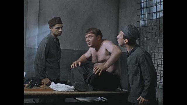 А ну, канай отсюда! Петух гамбургский! Так бы сразу и сказал! смотреть онлайн