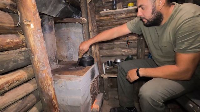 ЗЕМЛЯНКА В ЛЕСУ | ГРОЗА И ЛИВЕНЬ | ПРЯЧУСЬ ПОД ЗЕМЛЕЙ ОТ НЕПОГОДЫ | НАВОЖУ ПОРЯДОК | НОЧЕВКА В ЛЕСУ смотреть онлайн