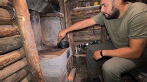 ЗЕМЛЯНКА В ЛЕСУ | ГРОЗА И ЛИВЕНЬ | ПРЯЧУСЬ ПОД ЗЕМЛЕЙ ОТ НЕПОГОДЫ | НАВОЖУ ПОРЯДОК | НОЧЕВКА В ЛЕСУ