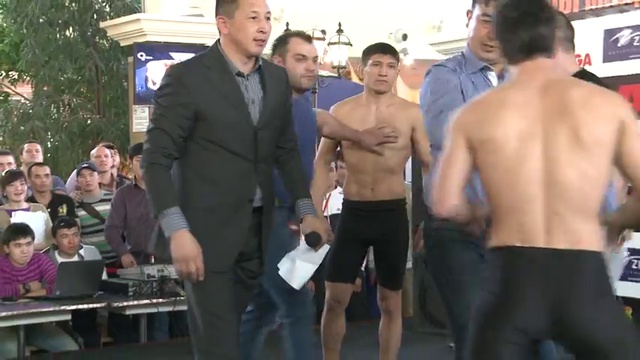 Драка Хамитова и Тухугова на взвешивании смотреть онлайн