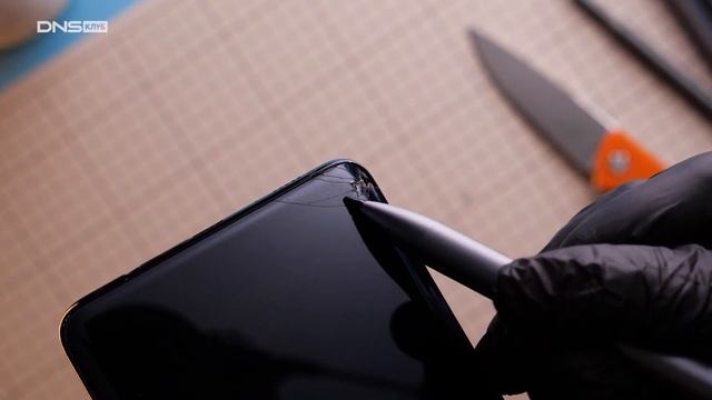 Спасай утопающего: Что делать если смартфон упал в воду смотреть онлайн