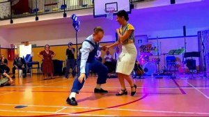 Танцуют любимцы инета Нильс и Биянка.mp4