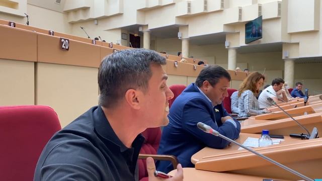 Поднимать людям зарплаты НЕЛЬЗЯ! Сумасшедшая зарплата министра - это призвание. смотреть онлайн