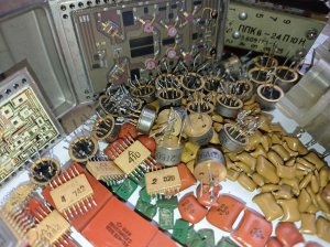 С1-127. Разбор одного из последних осциллографов эпохи СССР. Приборы - радиодетали - драгметаллы.