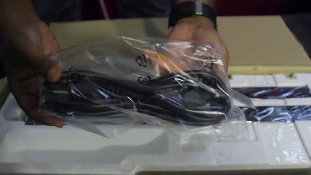 Unboxing | Yamaha MG20XU Mixer смотреть онлайн