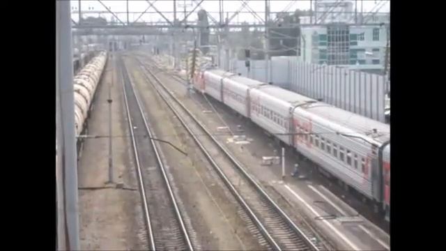 Электровоз ЭП1-207 с поездом №127 Красноярск - Адлер на ст.Сальск смотреть онлайн