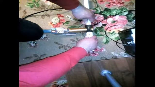 Автоматическая поилка для птиц своими руками. Из пластиковых труб. смотреть онлайн