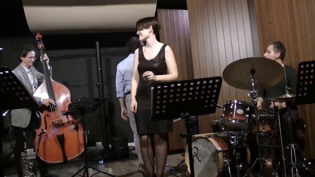 Alex Bioli Quintet - The Look Of Love смотреть онлайн
