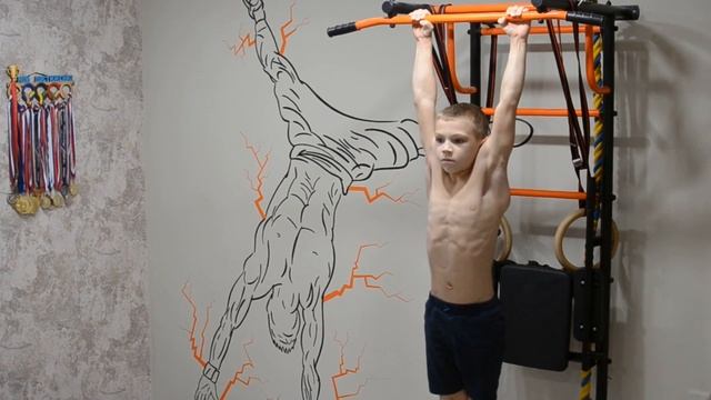 Простые упражнения на шведской стенке для детей и взрослых. Домашняя тренировка. смотреть онлайн