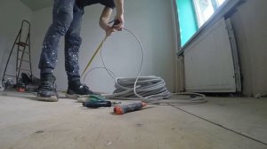 Как протянуть кабель в гофре