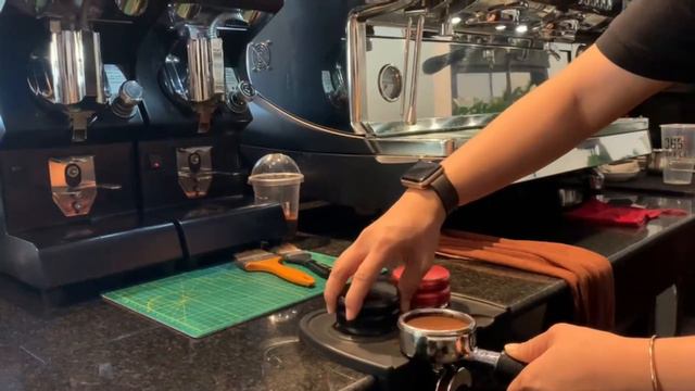 Cafe Vlog EP.666 | Iced Caffe Avocado Latte | Coffee avocado | Avocado drinks смотреть онлайн