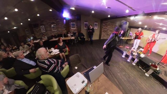 Hello Dolly смотреть онлайн