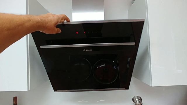 Dampfabzug Kopffrei Bosch DWK06G660 Kopffreihaube Vulkan Umluft mit Aktivkohlefilter смотреть онлайн