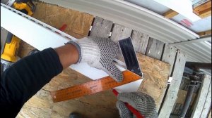 Обшивка окна сайдингом