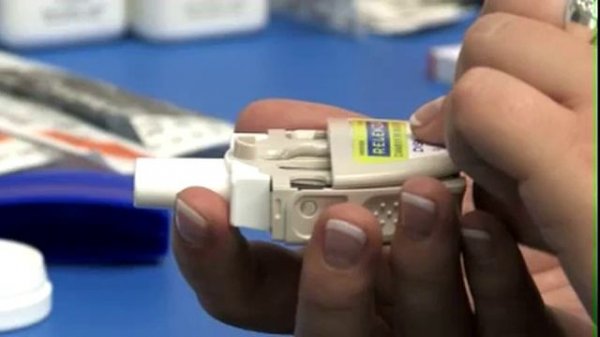 Administration Technique for Zanamivir Relenza Diskhaler   YouTube