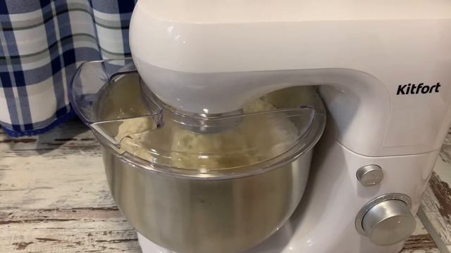 Приготовила тесто для творожного печенья. Обзор планетарного миксера Kitfort KT-3018 смотреть онлайн