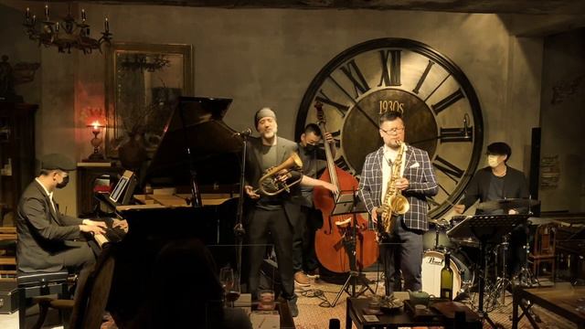 Yardbird Suite (By Charlie Parker ) смотреть онлайн