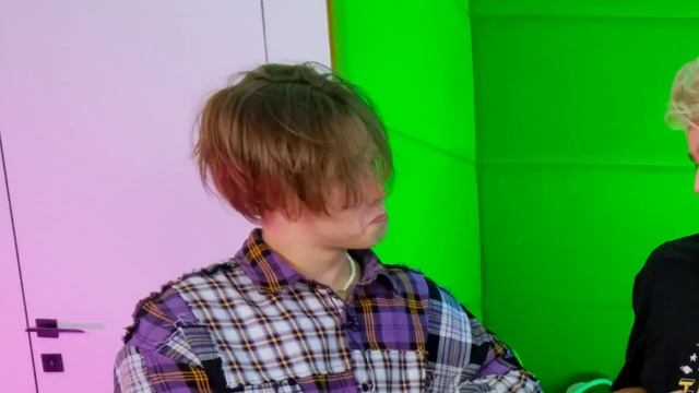 100 СООБЩЕНИЙ ЗВЕЗДАМ В ИНСТАГРАМЕ *Mr Beast создал новый канал?* смотреть онлайн